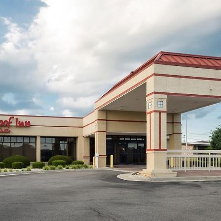 Red Roof Inn & Suites Уитвил Екстериор снимка