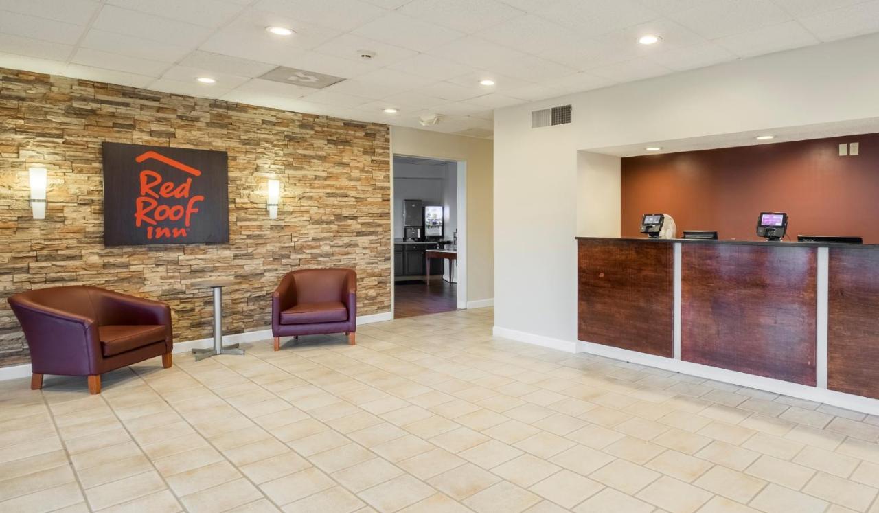 Red Roof Inn & Suites Уитвил Екстериор снимка